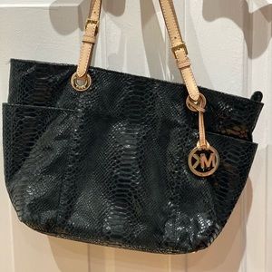 Black Michael Kors bag